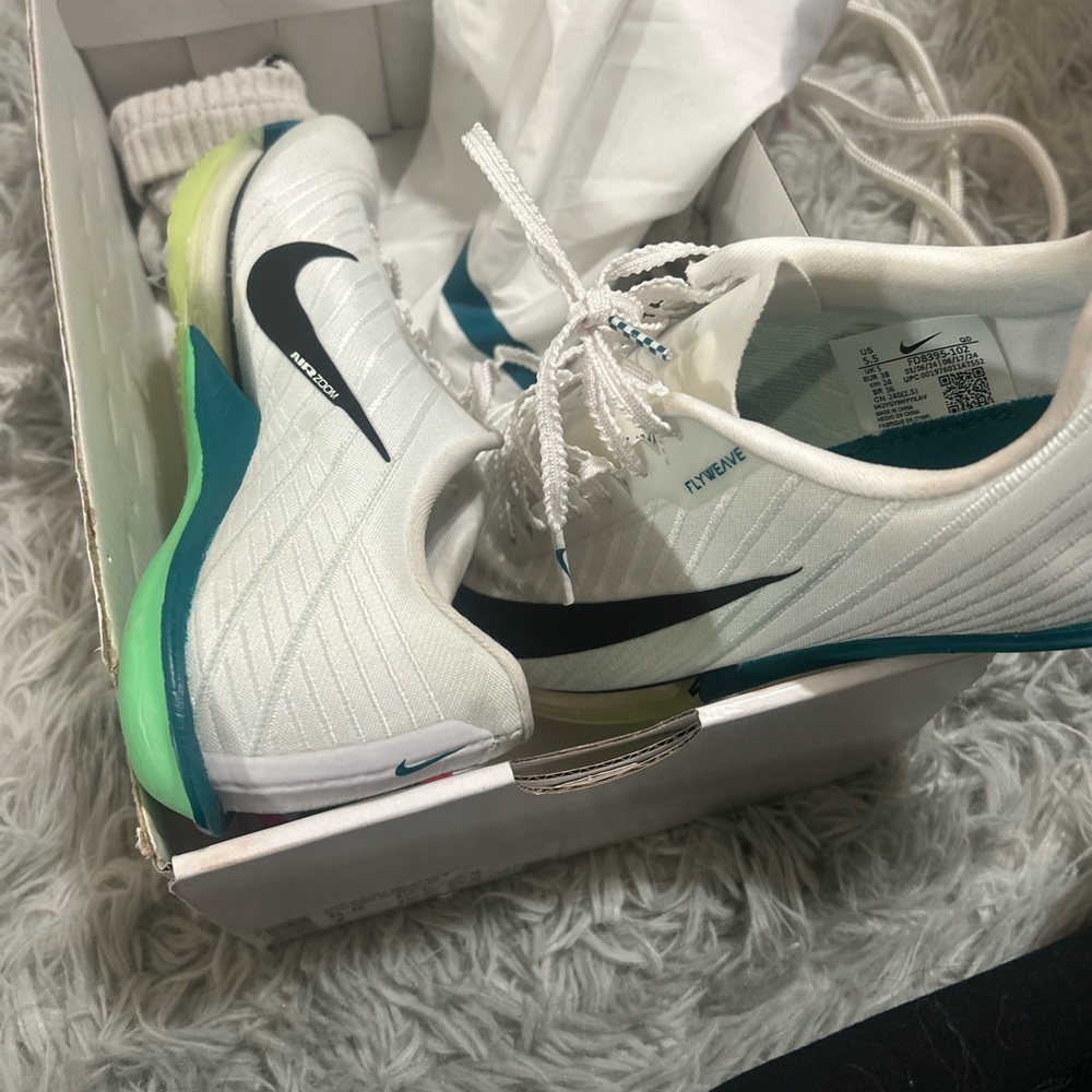 Nike Maxfly’s 2 White and Teal Athletic